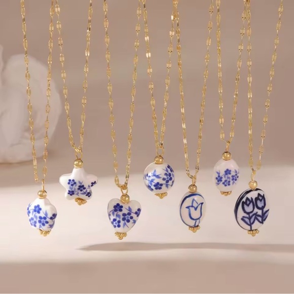 Blue & White Ceramic Pendant Necklace Chinoiserie Delft Floral Stainless Chain - Picture 3 of 5